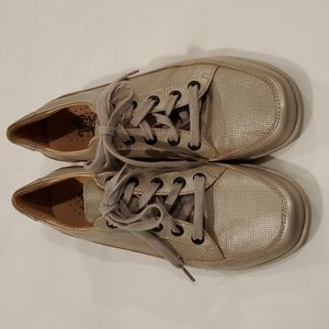 Portofino walking shoes